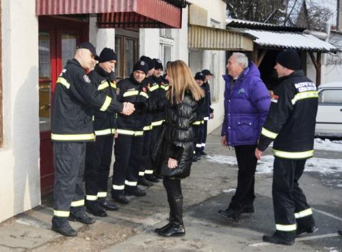 http://www.dnevnik.rs/sites/default/files/13_vatrogasci_3.jpg