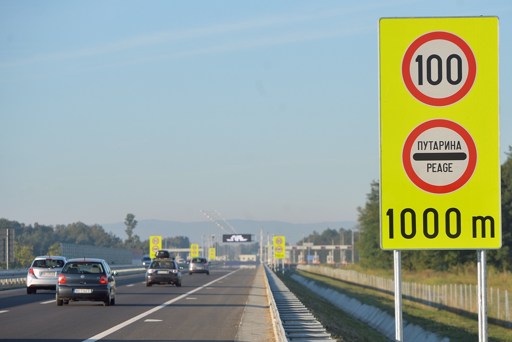 Auto-put od Rume do Šapca, s mostom, u septembru 2023.