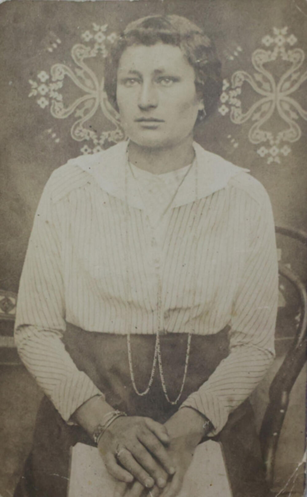 ОВО ЈЕ ПРСТЕН КОЈИ ЈЕ ГАВРИЛО ПРИНЦИП ДАО СЕСТРИ Олга: "Бака је ...