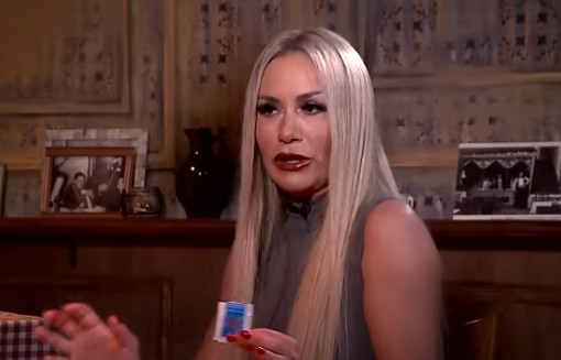 СЕЛМА БАЈРАМИ ЗАВРШИЛА У УРГЕНТНОМ Певачица објавила слику из болнице ...