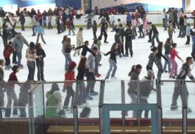 ХОКЕЈАШКА УТАКМИЦА МЕЊА РАСПОРЕД КЛИЗАЊА У ЛЕДЕНОЈ ДВОРАНИ Ово су смене за суботу