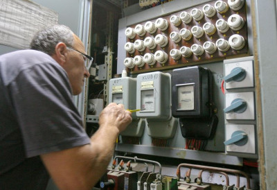 ОВАЈ УРЕЂАЈ У КУХИЊИ ВАМ ПРОЖДИРЕ СТРУЈУ У НАБИЈА ТРОШКОВЕ Многи тога нису свесни, ево о чем се ради