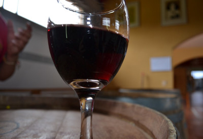 ПРАЗНИЧНА ПОСЛАСТИЦА КОЈА МОЖЕ ДА ПОМОГНЕ ЗДРАВЉУ Зашто кувано вино снижава „лош“ холестерол