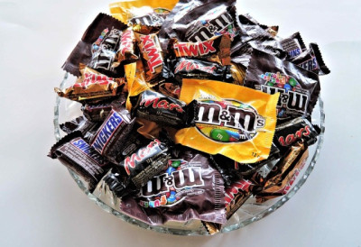 КРИЈУ СЕ НА ЦРНОМ ТРЖИШТУ? Огроман камион чоколадица украден пред Ускрс