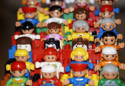 ЛИСТА ЈЕ ПОДУЖА... Европол запленио ОСАМ МИЛИОНА ШТЕТНИХ ИГРАЧАКА у предбожићној акцији у 26 земаља ЛАЖНЕ ЛУТКЕ, ЗАПАЉИВЕ ПЛИШАНЕ МЕДЕ...