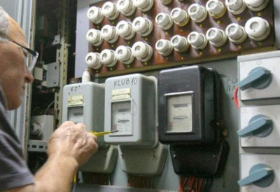 НАПИЈАЊЕ ИСКЉУЧИЛО НАПАЈАЊЕ Радник ЕДС-а оставио грађане читавог Љига и околине без струје ЕВО ШТА ЈЕ ИЗ БЕСА УРАДИО НАКОН ШТО СУ ГА ИСТЕРАЛИ ГА ИЗ КАФАНЕ