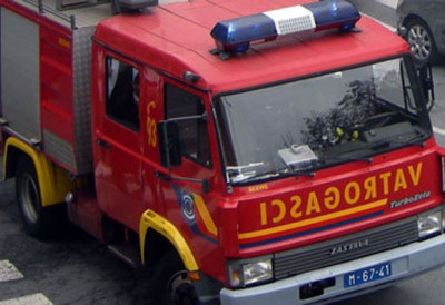 USPOREN SAOBRAĆAJ KA BEOGRADU Izgoreo automobil na autoputu Miloš Veliki kod Uba PRILAGODITE BRZINU (FOTO)