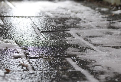 СТИГЛО ВАЖНО ОБАВЕШТЕЊЕ ЗА ВОЗАЧЕ Огласили се Путеви Србије: Потребан МАКСИМАЛАН ОПРЕЗ у вожњи и прилагодите БРЗИНУ условима на путу