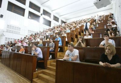 ДОБРА ВЕСТ ЗА СТУДЕНТЕ Општина Рума расписала јавни позив за регресирање трошкова превоза