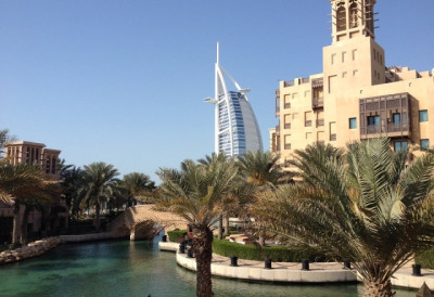 ИНФЛУЕНСЕРКА РАЗБЕСНЕЛА ЉУДЕ ЗБОГ ДУБАИЈА Објавила да је „одлична атмосфера на плажи“, уследиле жестоке критике