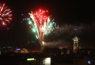 Тражи се место више ХОТЕЛИ ПУНИ, КЛУБОВИ РЕЗЕРВИСАНИ За најлуђу ноћ цене од 20 до 500 евра!