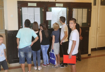 ХИТ НА УПИСУ У СРЕДЊЕ ШКОЛЕ Већ са 17 година могу до плате од 150.000 динара, ОВАЈ СМЕР БЕЛЕЖИ РЕКОРДАН УПИС