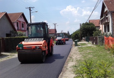 ИЗМЕНА РЕЖИМА САОБРАЋАЈА Поправља се коловоз на територији месних заједница Лединци и Сремска Каменица