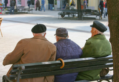 ВАЖНО ЗА ПЕНЗИОНЕРЕ У СРБИЈИ Ових 25.000 прималаца обавезни су да поднесу једну потврду ОВЕРАВАЊЕ ЈЕ БЕСПЛАТНО