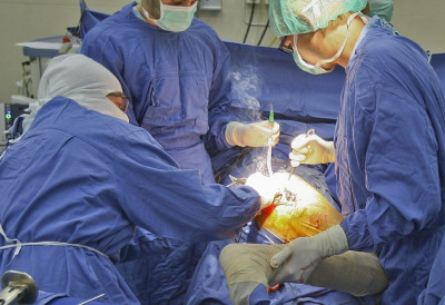 Шест или 18 месеци НОВА ПРАВИЛА ЗА ОПЕРАЦИЈЕ КУКА И КОЛЕНА Ко има приоритет? ЛИСТЕ ЧЕКАЊА ПОД ЛУПОМ МИНИСТАРСТВА