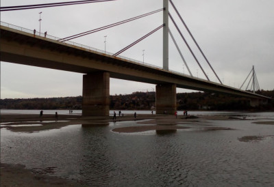 ЗАБРАНА ЗАХВАТАЊА ВОДЕ ИЗ ДТД-А НЕ ПОШТУЈЕ СЕ У ПОТПУНОСТИ Полиција ангажована у три војвођанска округа, у већем делу Србије без рестрикција воде