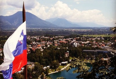 У ОВОЈ ЗЕМЉИ БИВШЕ СФРЈ СКОРО СВИ СУ ЗАДОВОЉНИ СВОЈИМ ЖИВОТОМ Слабо верују медијима и политичким странкама