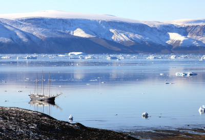 У СВАКОЈ ШАЛИ МАЛО ШАЛЕ Медведев: Становници Гренланда могли би да гласају за придруживање Русији