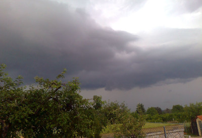 Облаци СТИЖУ са севера! Ново оглашавање РХМЗ-а: Од сутра свежије, БИЋЕ КИШЕ, АЛИ И МРАЗА