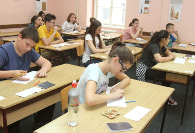 УВЕДЕНИ НОВИ ОБРАЗОВНИ ПРОФИЛИ: ТЕХНИЧАРИ ЗА ОБНОВЉИВЕ ИЗВОРЕ ЕНЕРГИЈЕ, ВИТИКУЛТУРЕ И ЕНОЛОГИЈЕ... Министар просвете открио детаље о упису у средње школе