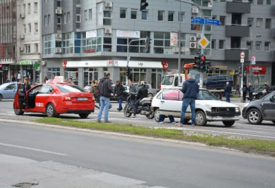 САОБРАЋАЈНИ ХАОС У ЈУЖНОБАЧКОМ ОКРУГУ У једном дану 344 прекршаја и 12 удеса
