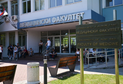 НС УЖИВО: Ко блокира избор декана на Медицинском факултету у Новом Саду?