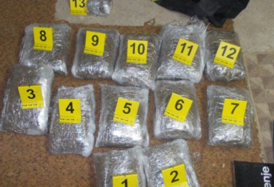 ВЕЛИКА ПОЛИЦИЈСКА АКЦИЈА У НОВОМ САДУ Ухапшен Београђанин (29) са 60 килограма марихуане!