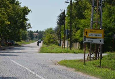 „Почео је да нестаје под водом...“ ИЗБЕГНУТА ТРАГЕДИЈА НА КУПАЛИШТУ У АПАТИНУ Двојица младића спасила дечака од утапања