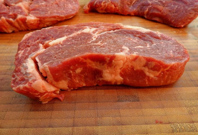 ДА ЛИ ЈЕ МЕСО У СРБИЈИ ПРЕПУНО ХОРМОНА И АНТИБИОТИКА Огласила се Управа за ветерину