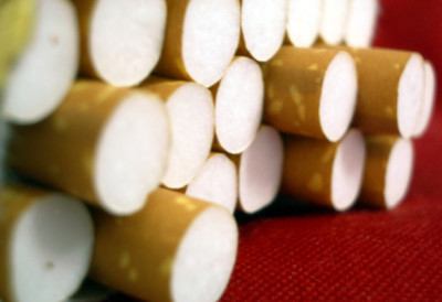 ДРАМА НА НИШКОМ АЕРОДРОМУ Код стране држављанке полиција пронашла сумњиве цигарете у коферу