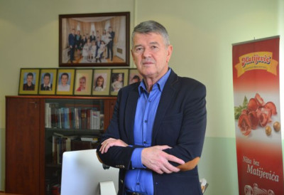ЕКСПЛОЗИЈА У ДВОРИШТУ КУЋЕ ПЕТРА МАТИЈЕВИЋА У ХЕРЦЕГ НОВОМ: Полиција блокирала шири рејон, повређених нема