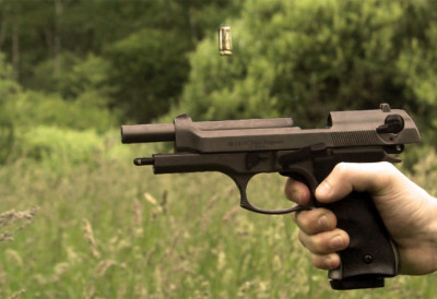 НЕЗАПАМЋЕНО У БРИТАНИЈИ Три мушкарца доживотно осуђена због свирепог убиства пензионера УПУЦАЛИ ГА КРОЗ ПРОЗОР КО ДА СУ У ИГРИЦИ