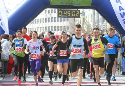 Гледај, бодри, трчи НОВОСАДСКИ ПОЛУМАРАТОН МЕЊА РУТУ ВОЗАЧА Ево куда нећете моћи у недељу!