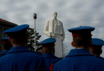 Премијер Мацут честитао грађанима Србије Дан државности ОДАЈМО ПОШТОВАЊЕ ХРАБРОСТИ, МУДРОСТИ И ВИЗИЈИ НАШИХ ПРЕДАКА