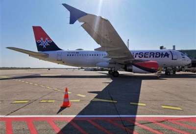 ЕР СРБИЈА УВОДИ ТЕХНОЛОШКЕ НОВИТЕТЕ Кренули самоуслужни аутомати за пријаву на лет и предају пртљага
