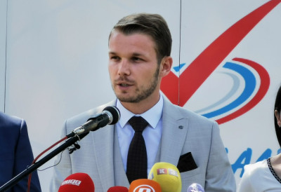 СТАНИВУКОВИЋ ОДУСТАО ОД ТРКЕ ЗА ПРЕДСЕДНИКА РС: ПСС подржава кандидате СДС-а због јединства опозиције; ХОЋЕ ЛИ МУ УСПЕТИ МАЂАРСКИ МОДЕЛ?