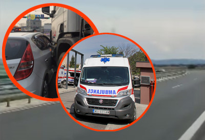 НЕСРЕЋА У ЧАЧКУ, МОМЦИ КОЛИМА УЛЕТЕЛИ У ГРОБЉЕ Један на Интензивној нези СПАСИЛА ИХ ЖЕНА КОЈА ЈЕ НАИШЛА (ФОТО)