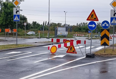 Привремена измена саобраћаја због санације хаварије на углу Новосадског сајма и Бранимира Ћосића