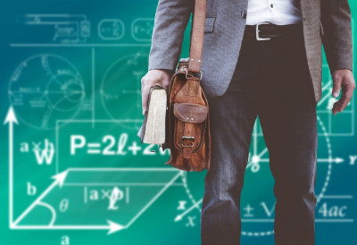 ОГЛАСИО СЕ ДИРЕКТОР НОВОСАДСКЕ ШКОЛЕ Ево шта је рекао поводом хапшења свог професора који је ОСУМЊИЧЕН ДА ЈЕ ДЕЦИ ПРИКАЗИВАО ПОРНОГРАФИЈУ