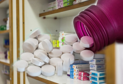 УСКОРО ДРАСТИЧНО ПОЈЕФТИЊЕЊЕ ЛЕКОВА У СРБИЈИ Фармацеутски стручњак најављује уштеде и до 1.000 евра годишње