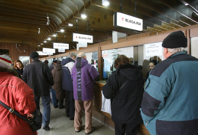 СЈАЈНА ВЕСТ ЗА ПОТРОШАЧЕ Продужен рок за попусте на децембарске рачуне за струју до 24. јануара ОГЛАСИО СЕ ЕПС