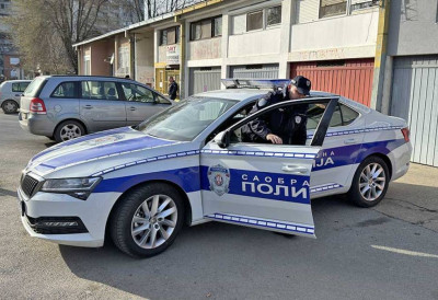 ПАЛА БАНДЕРА ИСПРЕД ОСНОВНЕ ШКОЛЕ Несрећа у центру Алексинца (ФОТО)
