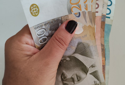 ХОЋЕТЕ ДА ИМАТЕ ВИШЕ НОВЦА? ОДГОВОР ЈЕ У ОТИРАЧУ Урадите ово и лова ће да потече у вашем дому