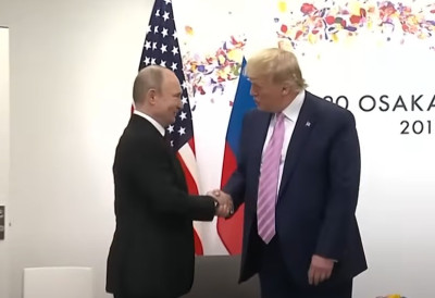 РАЗГОВАРАЛИ ТРАМП И ПУТИН „Тражио сам од Путина да поштеди украјинске трупе у Курску, добра шанса да крвави рат буде окончан“