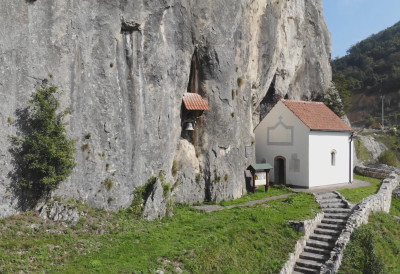 ЧУВЕНА ХАЏИ ПРОДАНОВА ПЕЋИНА ПРИВРЕМЕНО ЗАТВОРЕНА Није безбедна, стабилност стена под лупом