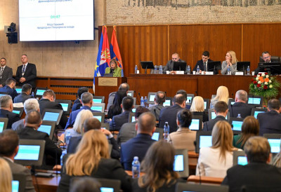 ”НЕ РАСПРАВЉАЈУ О ТАЧКАМА ДНЕВНОГ РЕДА” Maja Гојковић осудила парламентарно насиље покрајинске скупштинске опозиције