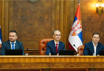 ВЛАДА РЕПУБЛИКЕ СРБИЈЕ ОДРЖАЛА ПРВУ СЕДНИЦУ Премијер Мацут честитао министрима и пожелео им успешан рад