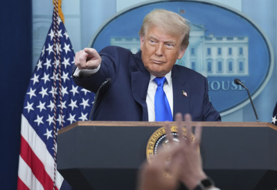 ТРАМП БЕСАН ЗБОГ ИЗЈАВЕ АЈАТОЛАХА Председник САД поручује да је обуставио рад на ублажавању санкција Ирану НИЈЕ ШТЕДЕО РЕЧИ