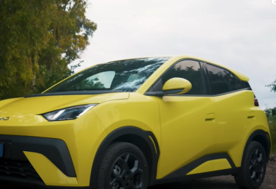 КИНЕСКИ АУТОМОБИЛСКИ МЕГА БРЕНД BYD ИСПИСАО ИСТОРИЈУ! Овај аутомобил су продали у милион примерака!