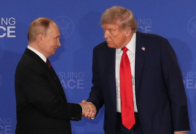 Да ли следи амерички ултиматум? ПОЧЕО ТЕЛЕФОНСКИ РАЗГОВОР ПУТИНА И ТРАМПА Дуга је прича, поручује председник САД